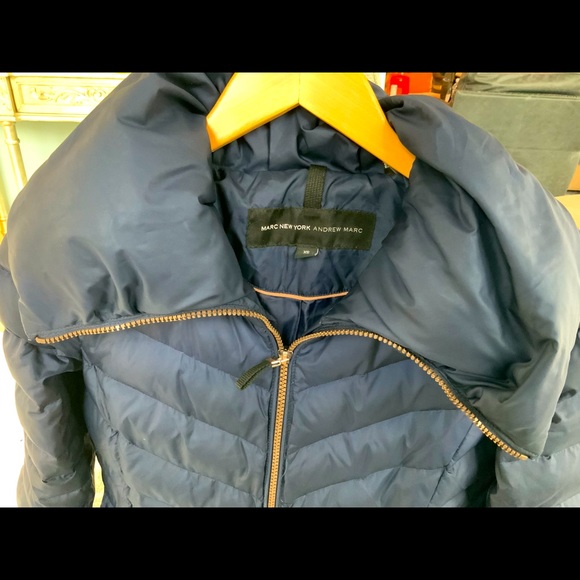 Marc Jacobs puffer coat; Good condition. XS but fits more like a Small/Med. - Picture 3 of 3